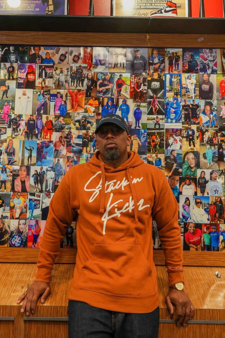 DSC00220 min 768x1150